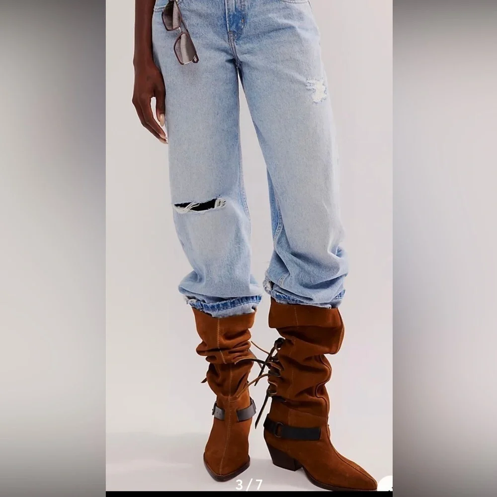 Free People Back-lace Sway Low Slouchy Boots NWOT Size US 9.5 Camel Suede
